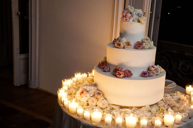 sweet-inspirations-having-your-wedding-cake04