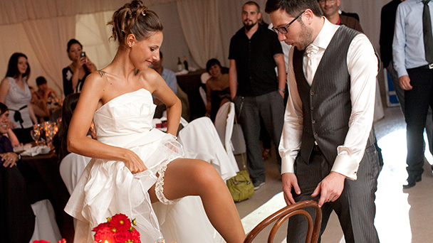 wedding Garter removal - No Hands